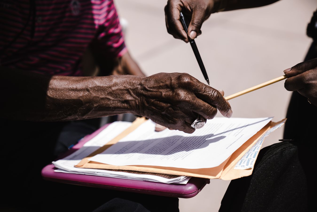 Échange de documents dans le cadre d’une décision professionnelle